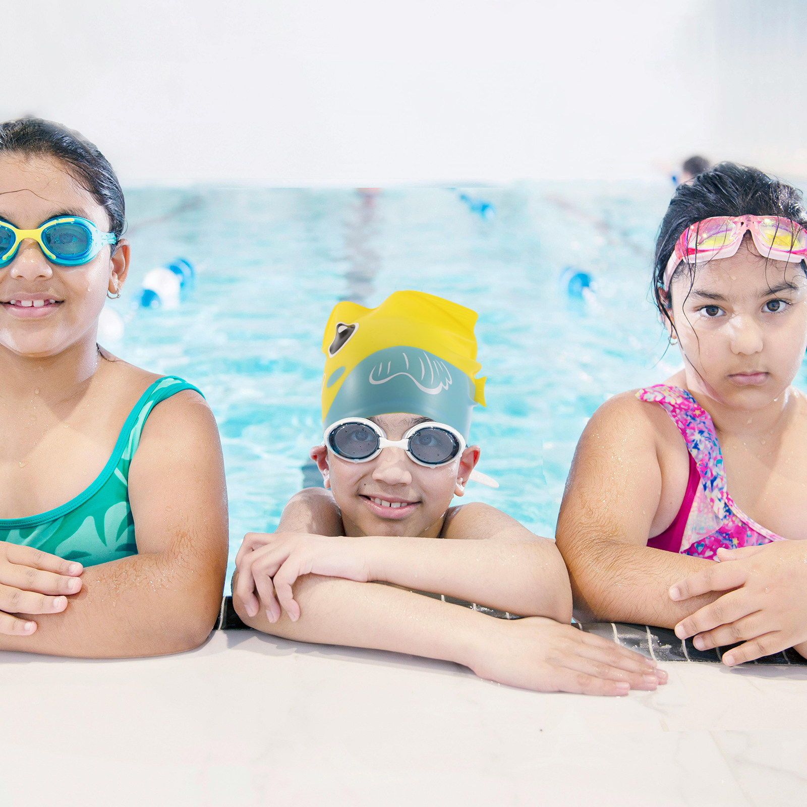 子供用、漫画柄プリントの水泳帽。柔らかいシリコン素材で快適、 - Swim Hat Silicone のレビューと価格